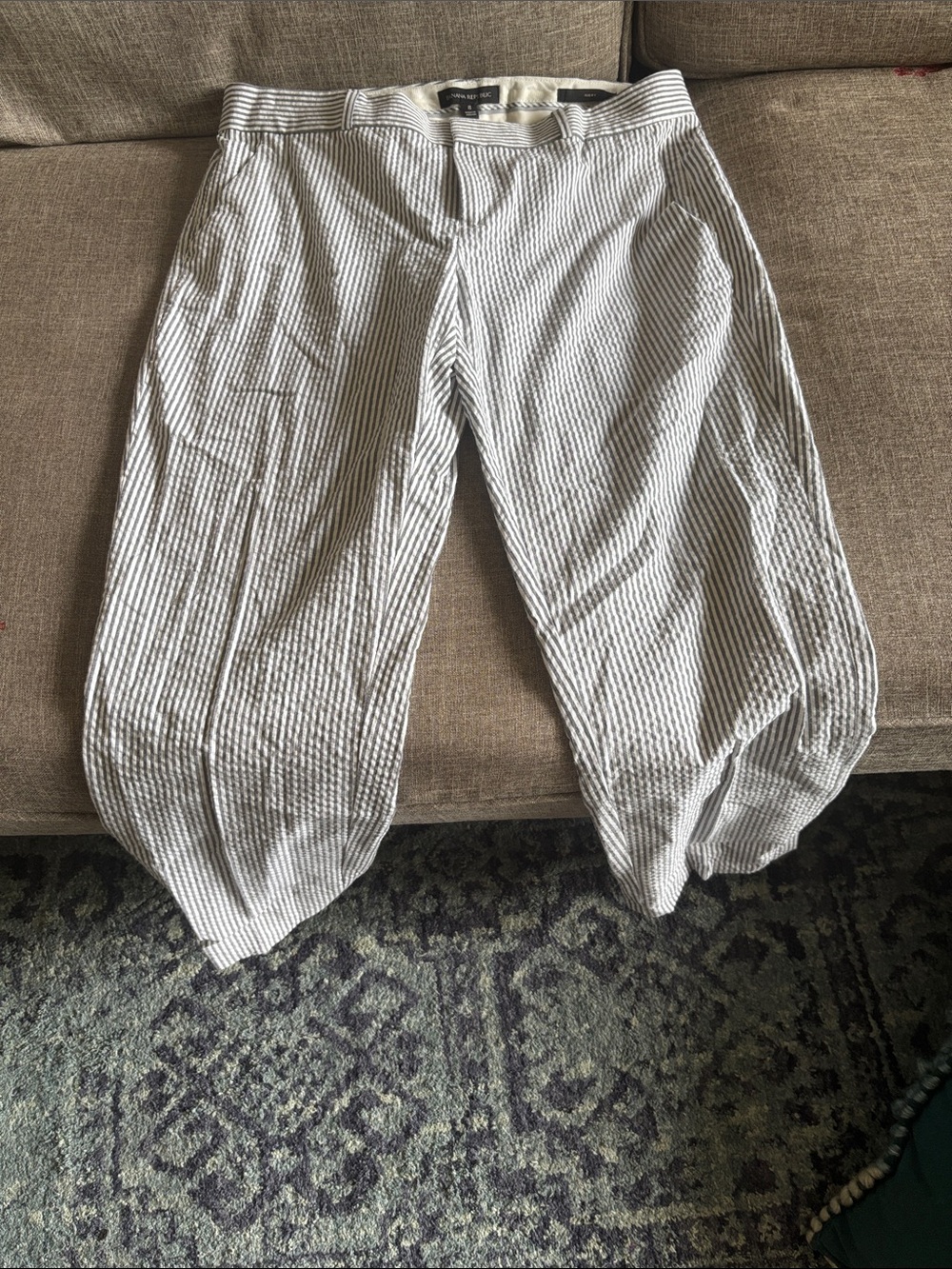 Banana Republic White and Light Gray Seersucker Cropped Pants